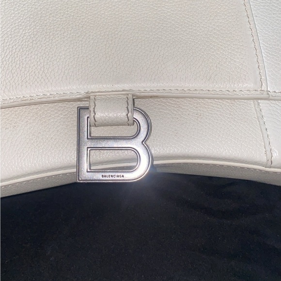Authentic Balenciaga bag worn multiple times but still in ok condition - Picture 6 of 8